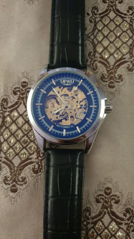 UPKU Automatic soat sotiladi