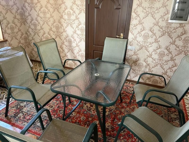 Комплект стульев со столом , новый Комплект стульев со столом , новый