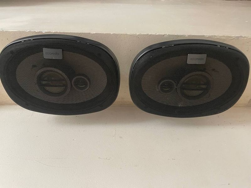 Kenwood kalonka usilitl Kenwood kalonka usilitl