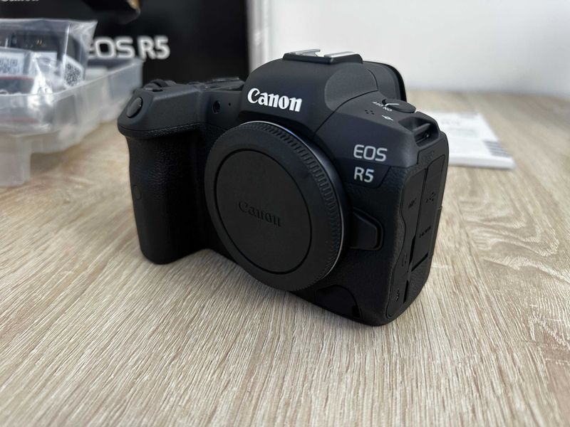 Canon EOS R5 C батарейная ручка Canon BG-R10 из США Canon EOS R5 C батарейная ручка Canon BG-R10 из США