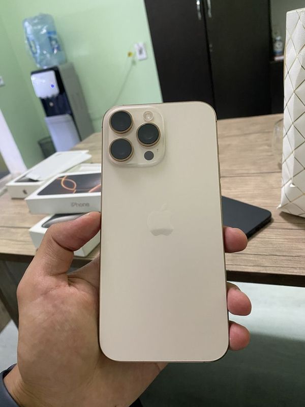 Iphone 16 Pro Max 256gb sim obmen Iphone 16 Pro Max 256gb sim obmen
