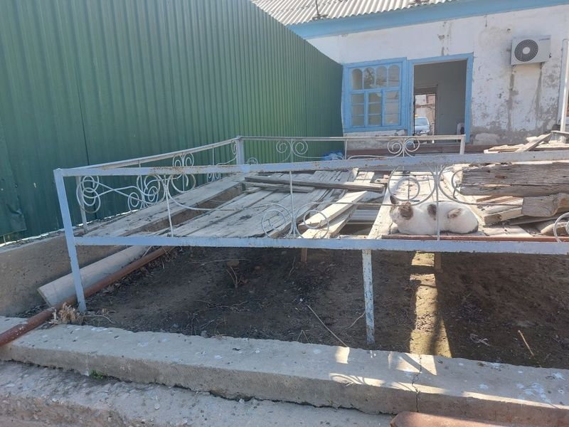 Крават темир уголник Крават темир уголник