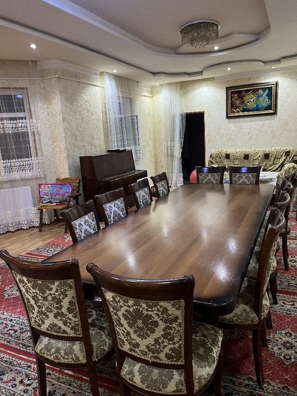 Стол истулья на 12 человек