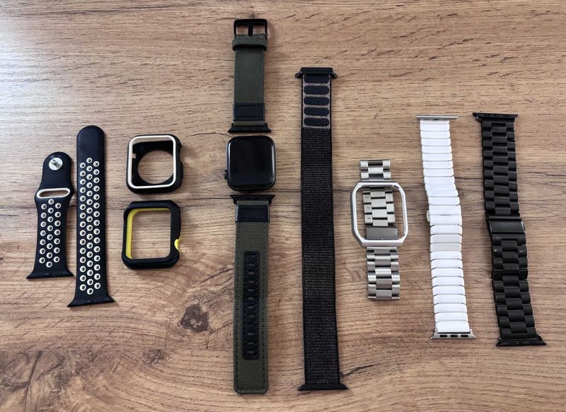Apple Watch 4 (44 мм) Apple Watch 4 (44 мм)