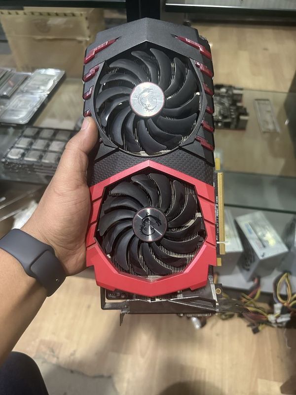 Msi rx 580 8gb 256bit ddr5 holati zor geming X Msi rx 580 8gb 256bit ddr5 holati zor geming X