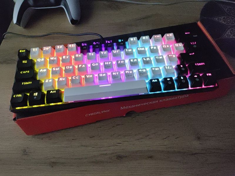 Продам игровую клавиатуру механику Cyberlynx! Продам игровую клавиатуру механику Cyberlynx!