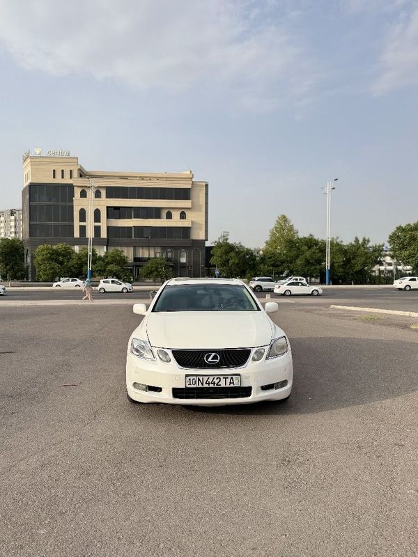 Lexus GS430 sotiladi