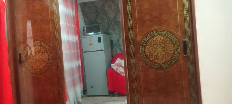 Продаеться антрисоль и диван раскладной Продаеться антрисоль и диван раскладной