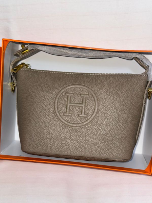 Классическая сумка Hermes из натуральной кожи Классическая сумка Hermes из натуральной кожи