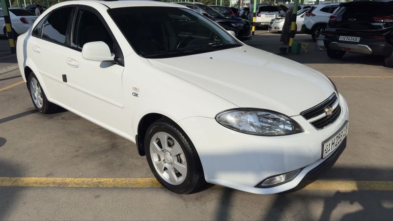 Jentra 3 paz 2020 yil 86000 km kraska toza Jentra 3 paz 2020 yil 86000 km kraska toza
