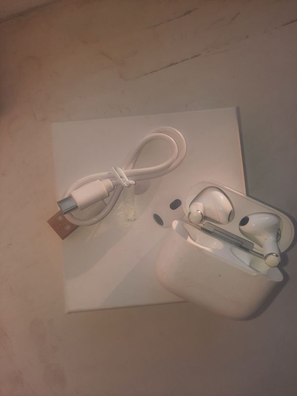 Airpods zarachik karobka dakument hamma narsasi bor Airpods zarachik karobka dakument hamma narsasi bor
