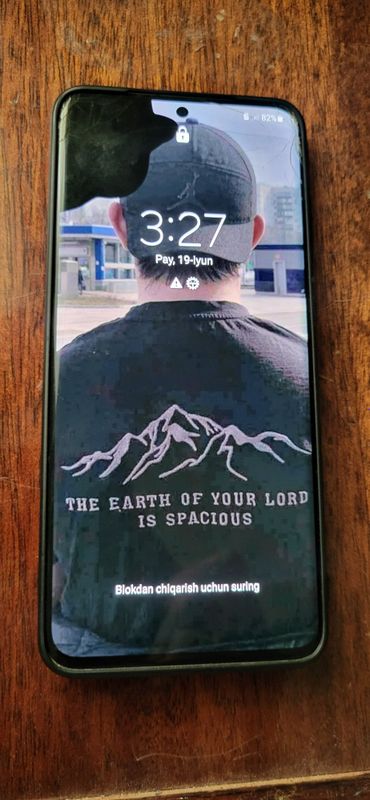 Samsung s20+ holati yaxshi