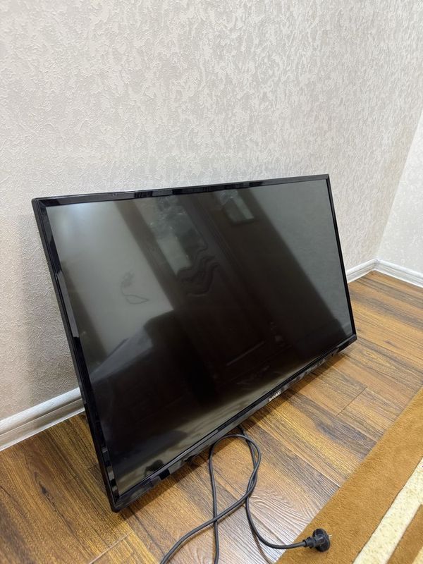 Shivaki 43 LED TV