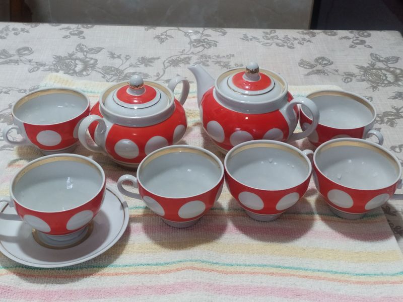 Новый советский чайный сервиз