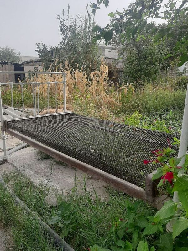 Железная кровать