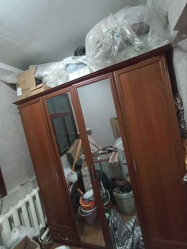 Продаётся шкаф (Большой) Продаётся шкаф (Большой)