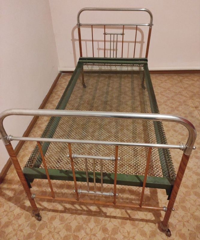 Кровать металлическая (сетка) советская. Кровать металлическая (сетка) советская.