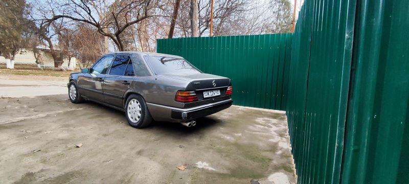 Мерседенс бенз w124 год. 1990