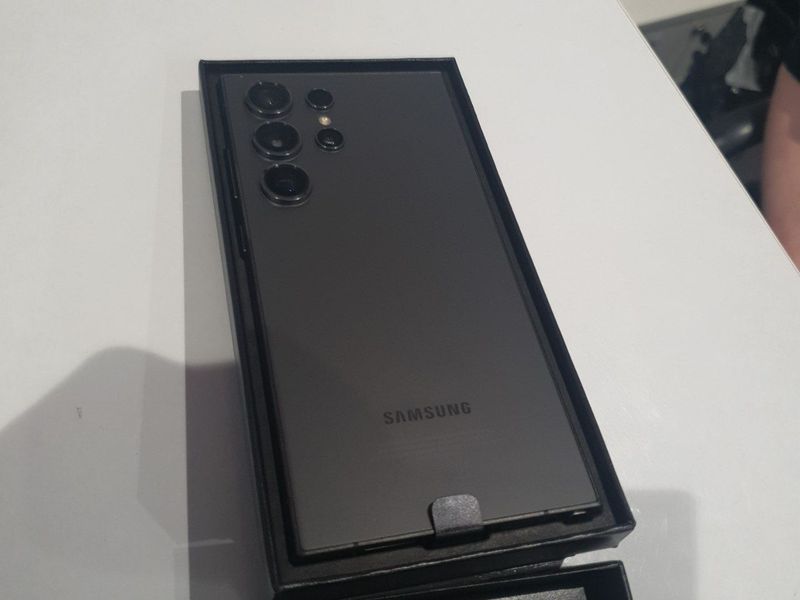 Samsung Galaxy s 24 ultra Samsung Galaxy s 24 ultra