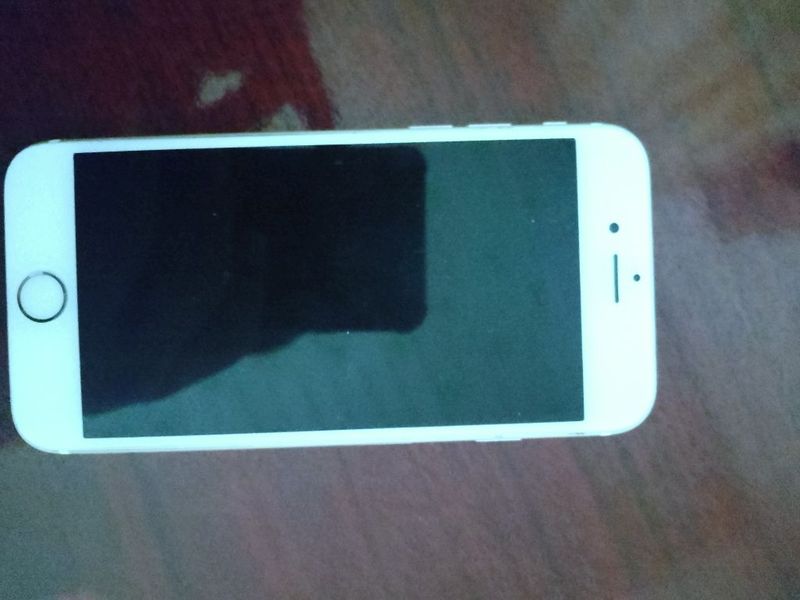 iPhone 6s sotiladi yoki obmen