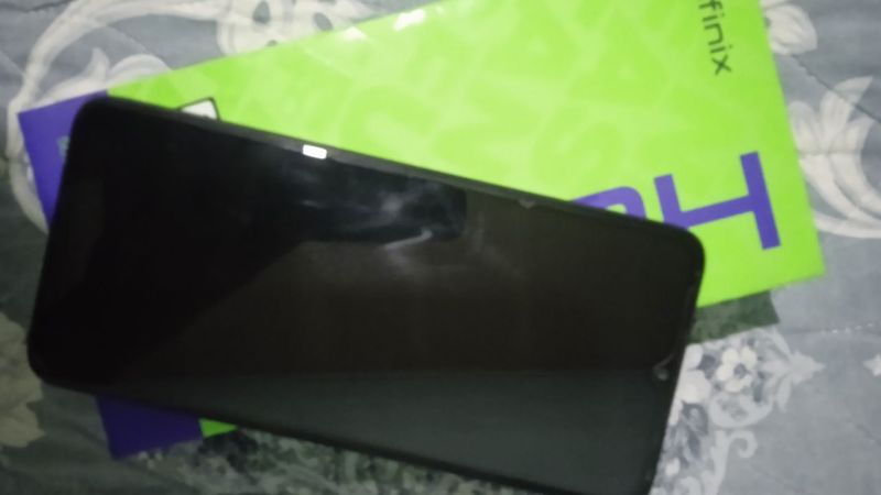 Telefon Infinix Hot30 Telefon Infinix Hot30