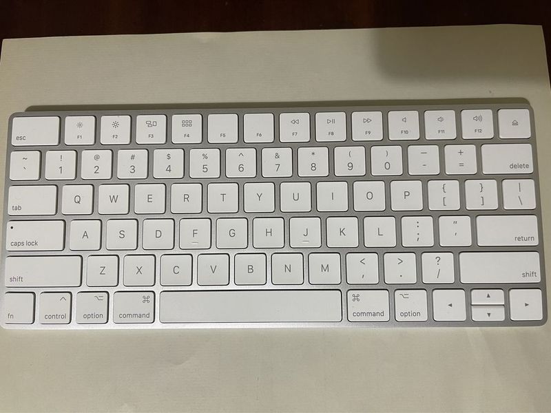 Apple Magic Keyboard 2