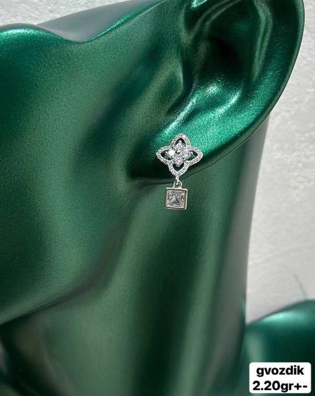 Новые серьги из серебра 925 пробы Новые серьги из серебра 925 пробы