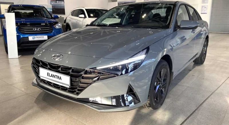 Продаю свою машину Hyundai Elantra 2021 год Продаю свою машину Hyundai Elantra 2021 год