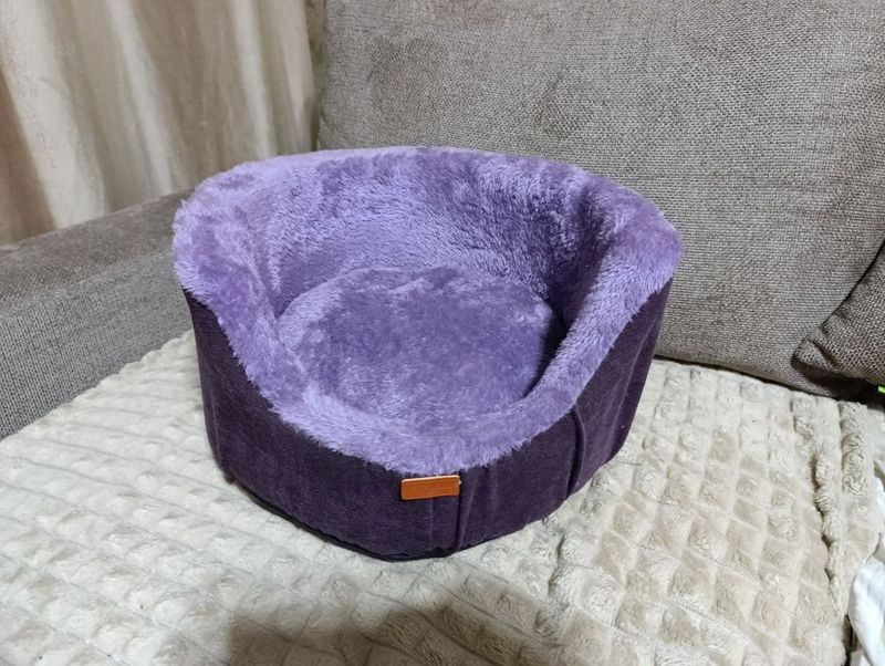 Лежанка для котенка, абсолютно новая Лежанка для котенка, абсолютно новая