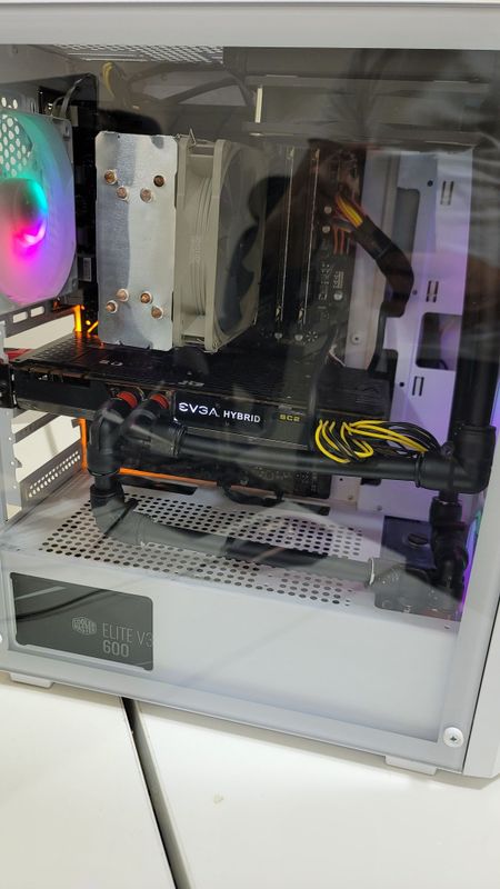 I7 9700 Gtx 1080ti power 600 watt