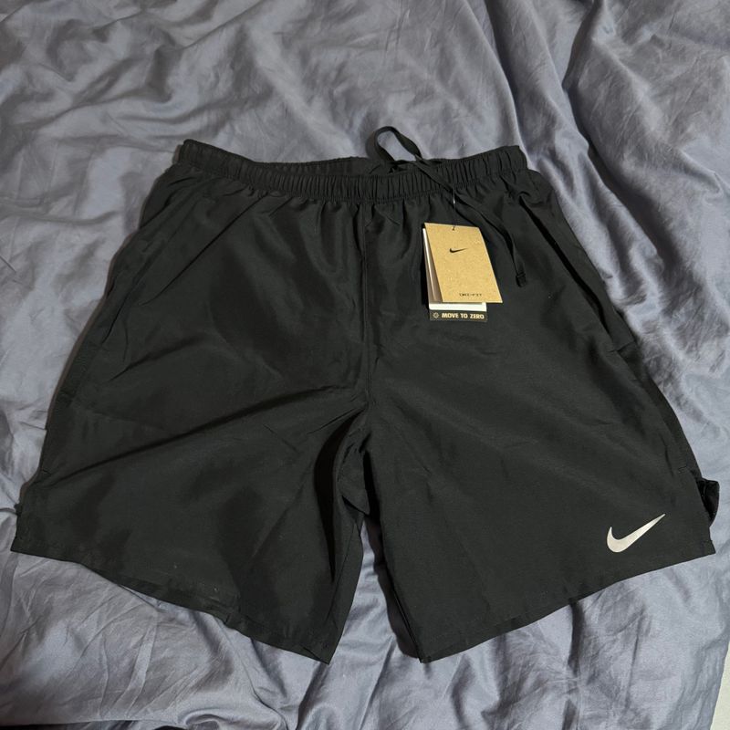 Шорты Nike(оригинал) Размер М Шорты Nike(оригинал) Размер М