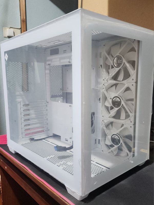Кейс FSP CMT380w Кейс FSP CMT380w