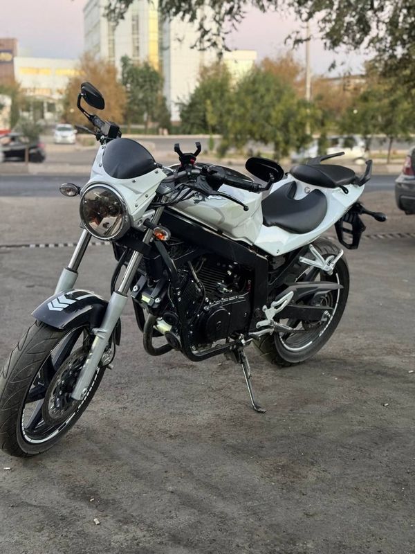 Huyosung gt 250cc sotiladi