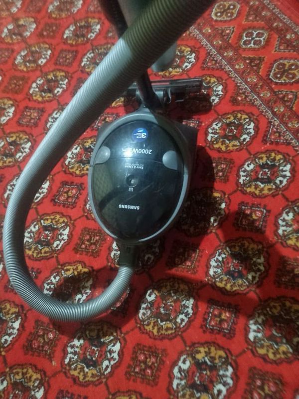 Samsung plisos sotiladi Samsung plisos sotiladi