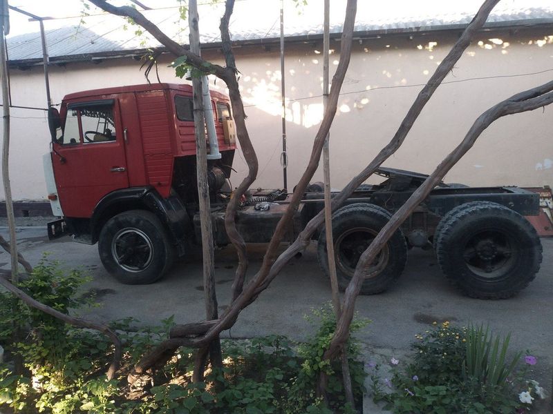 Kamaz tiyagach prisep bilan sotiladi kelishilgan holda Kamaz tiyagach prisep bilan sotiladi kelishilgan holda