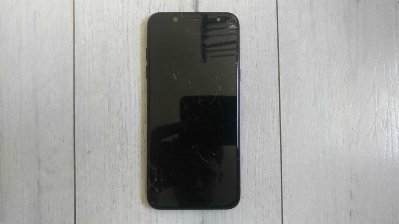 Телефон Samsung A6 Телефон Samsung A6