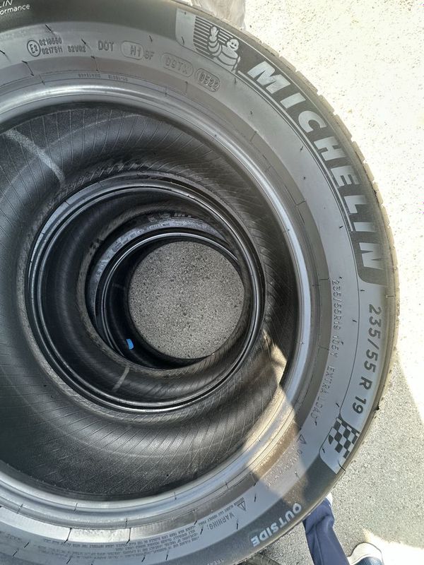 Michelin Pilot Sport 4 SUV 235/55 R19 Michelin Pilot Sport 4 SUV 235/55 R19