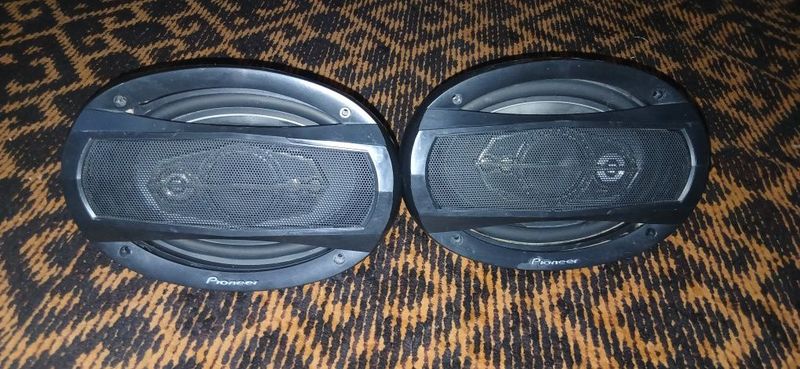 Pioneer kalonka 600w max