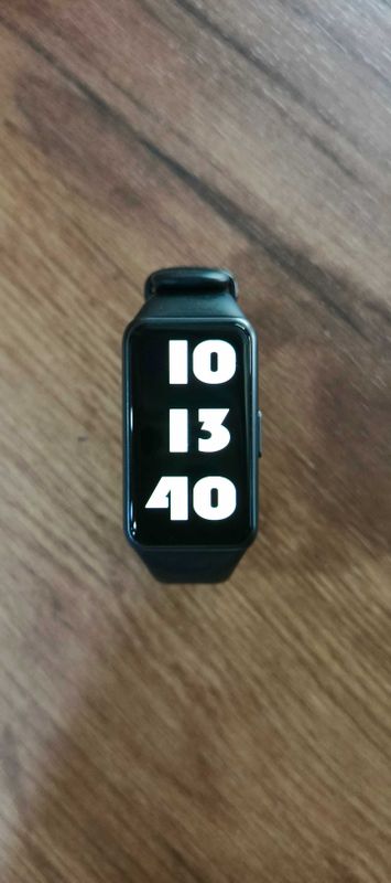 Продаётся смарт-браслет Huawei Band 6 Продаётся смарт-браслет Huawei Band 6