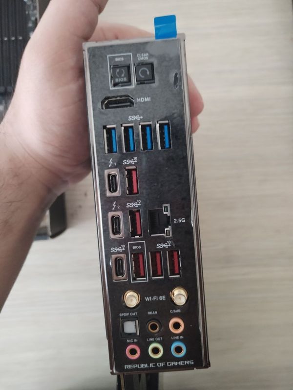 ASUS ROG Maximus Z790 Hero ASUS ROG Maximus Z790 Hero