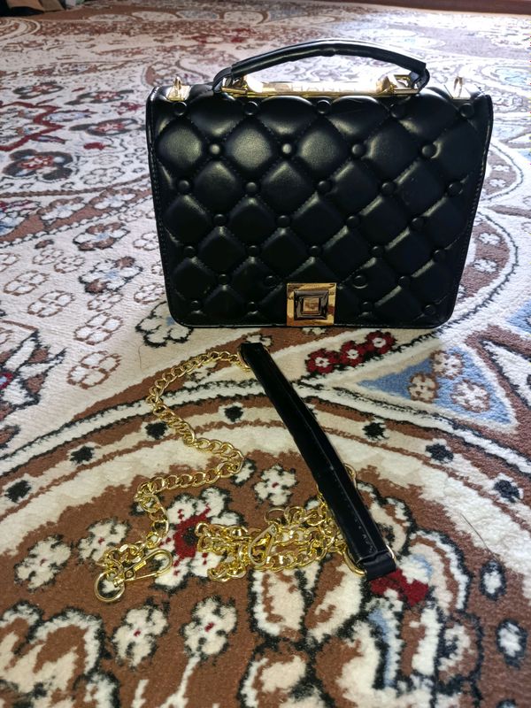 Chanel ayollar sumkasi