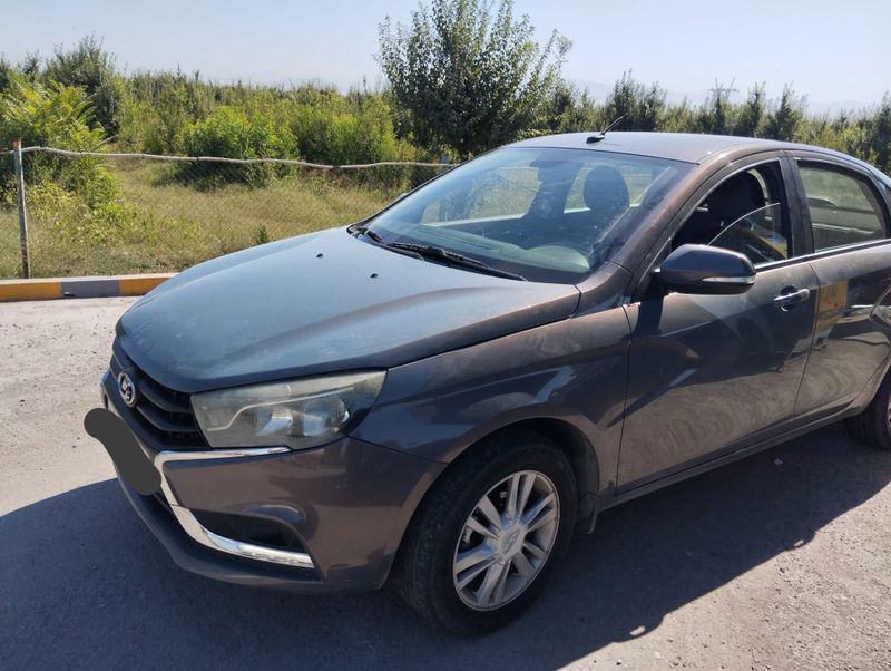 Продается лада Веста 1.8 седан. Lada vesta 1.8 sedan sotiladi.