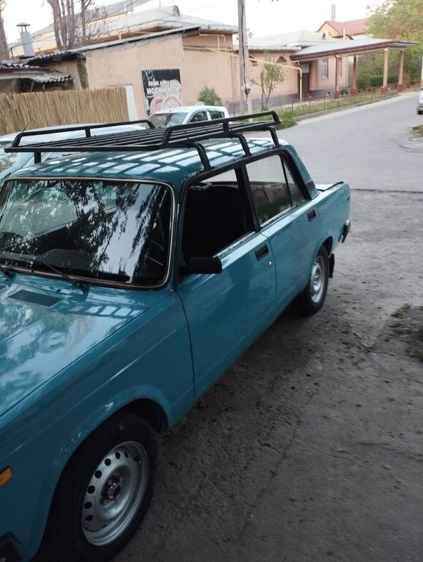 Vaz 2107 mashina sotiladi
