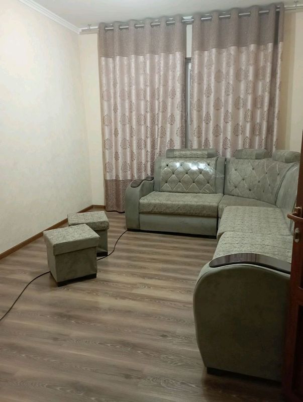 Yunusjbod Shaxriston Metrosi yonida kvartira bor