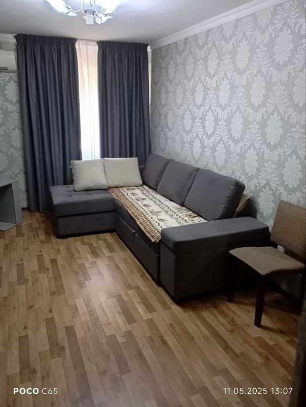 Сдам в аренду 1 в 2-х комнатную на Буюк ипак йули. школа 171(1в 2/1/4) Сдам в аренду 1 в 2-х комнатную на Буюк ипак йули. школа 171(1в 2/1/4)