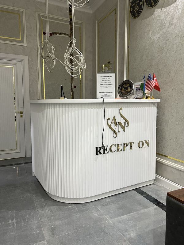 Reception bar sotiladi