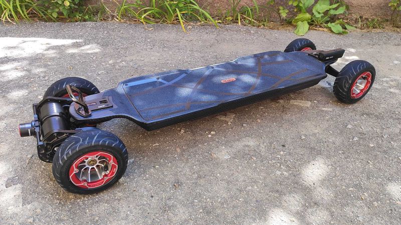 Электроскейтборд Meepo Hurrican Vaider AT с приводом Geardrive Электроскейтборд Meepo Hurrican Vaider AT с приводом Geardrive