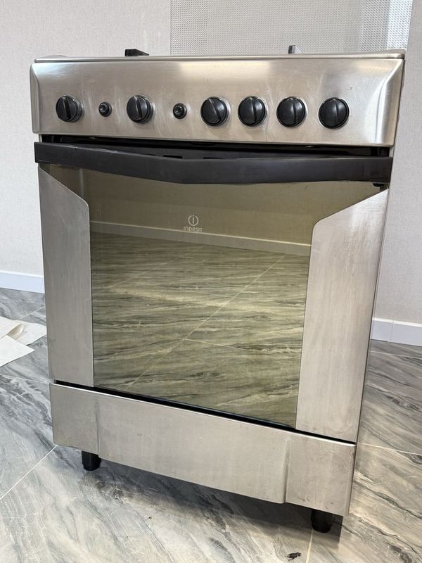 Газовая плита Indesit б/у Газовая плита Indesit б/у