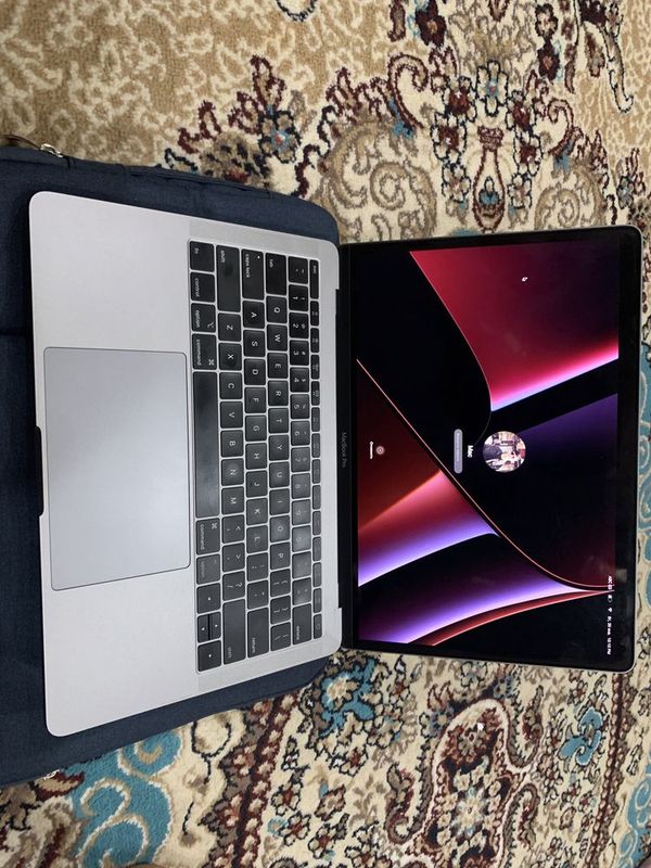 Macbook pro sotiladi