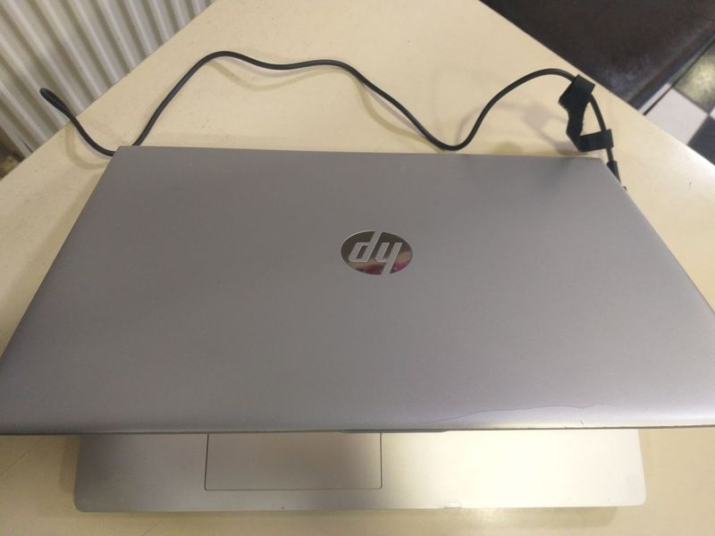 Noutbuk HP sotiladi Core i7 8-avlod